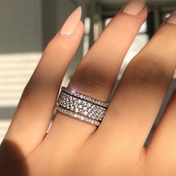 💍NEW STERLING SILVER DIAMOND MULTI ETERNITY RING - Picture 3 of 5